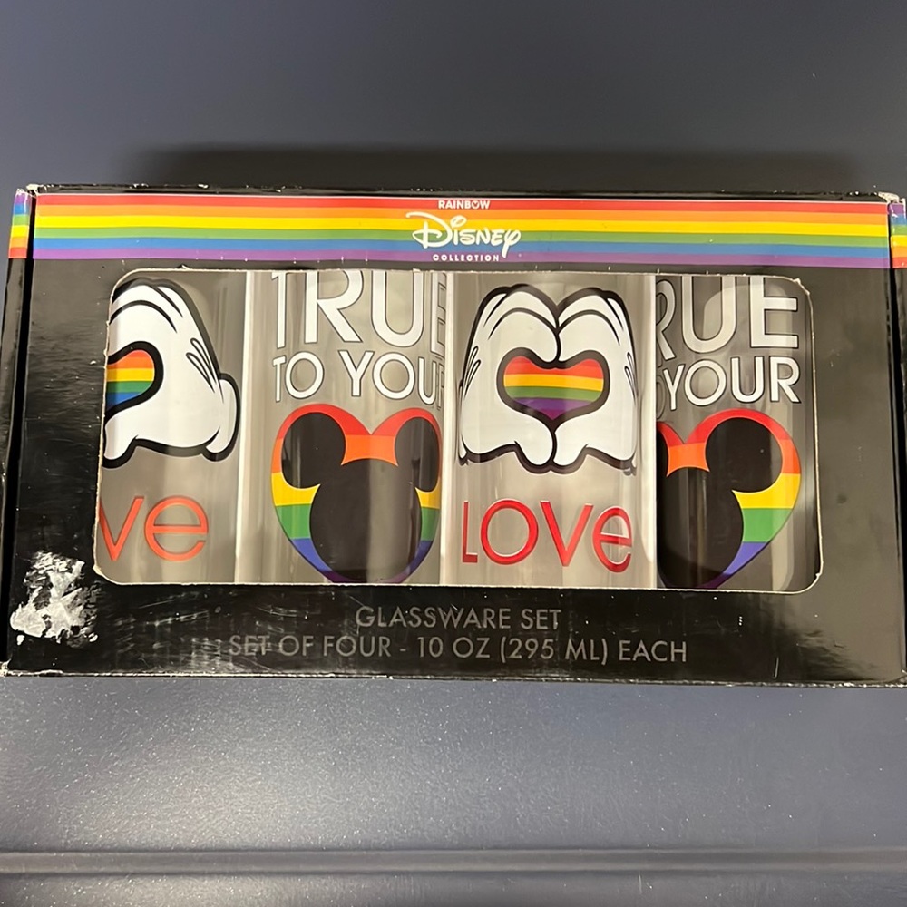 ✨New in box Disney Rainbow Collection 4 pack Glassware Set